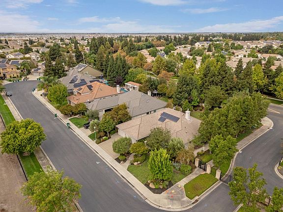 3rd image of 5409 Pasadena Dr