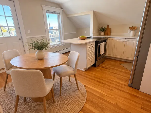 187 Lafayette St #4, Salem, MA 01970