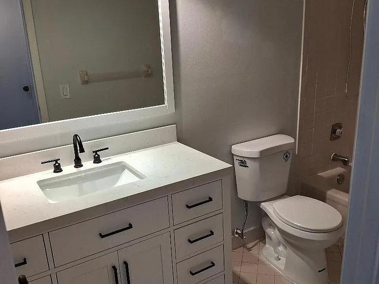 105 Lake Emerald Dr #406 — Photo 12