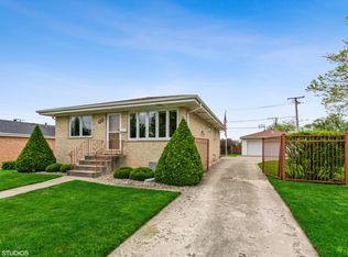 10633 Forest Ln, Chicago Ridge, IL 60415