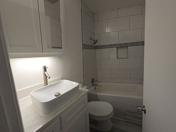 5th image of 1008 Candice Ln
