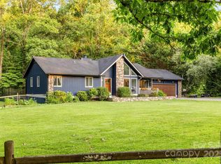 8 Briarwood Ln, Fletcher, NC 28732