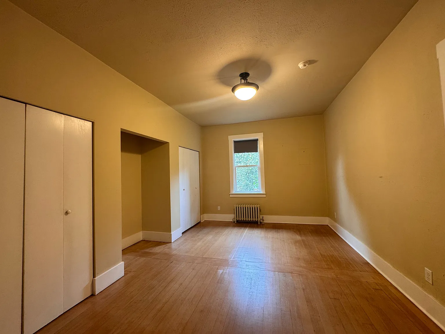 3 bed, 1.5 bath, 2240 sqft, $3,495 — Photo 2