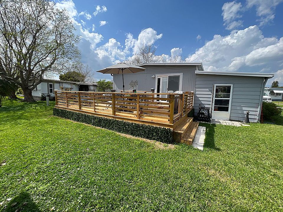 2nd image of 835 Mango Dr