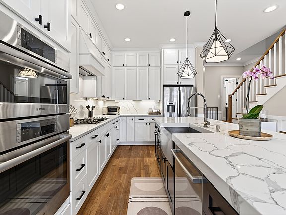 5th image of 2905 N Talman Ave
