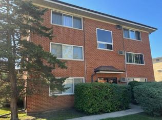 286 7th St APT 1A, Wheeling, IL 60090