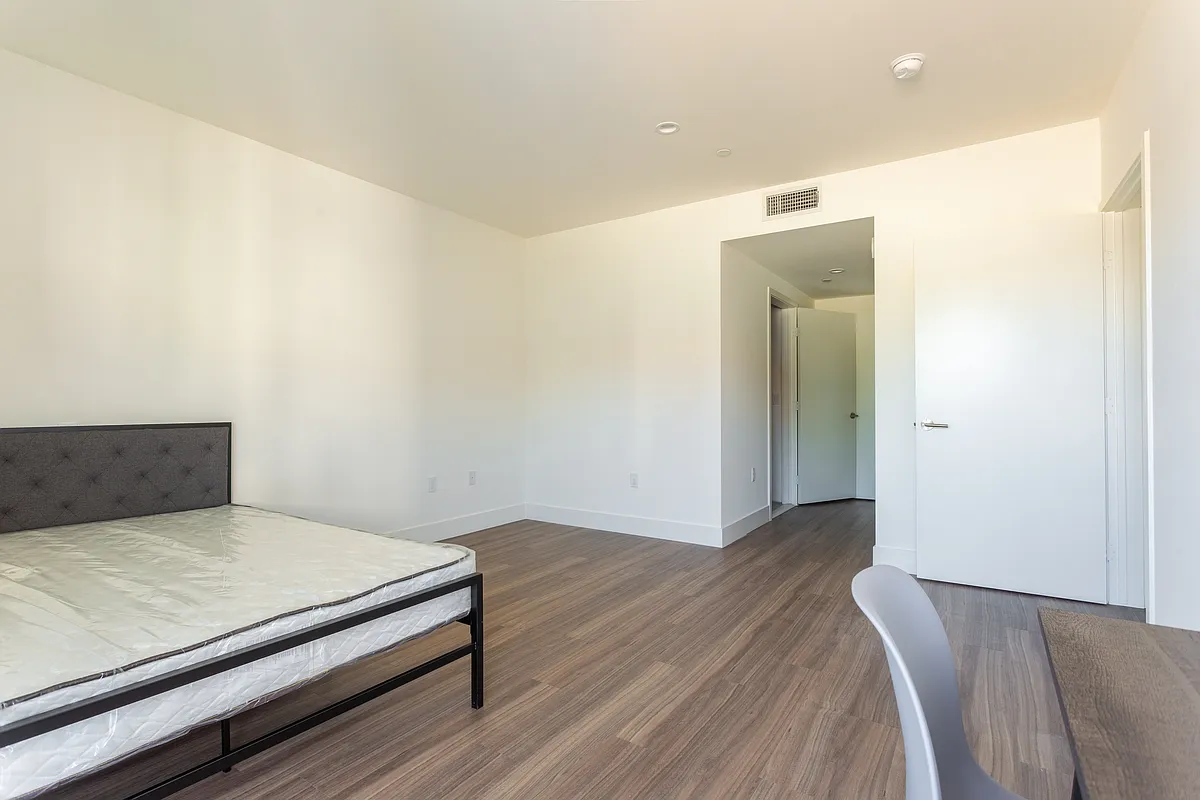 Floor plan 106