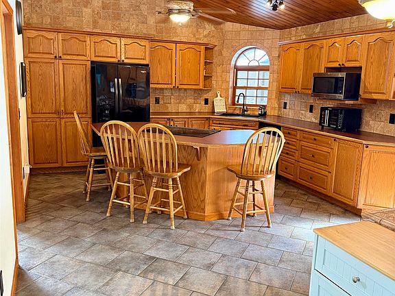 3rd image of 119 Hough Rd