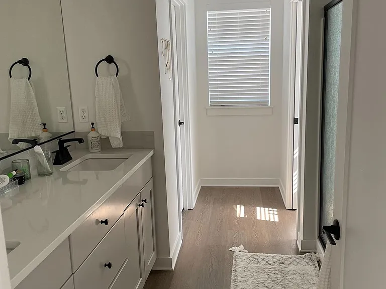2369 NE Victor Pl — Photo 10