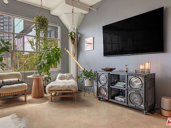 4th image of 530 Molino St APT 213