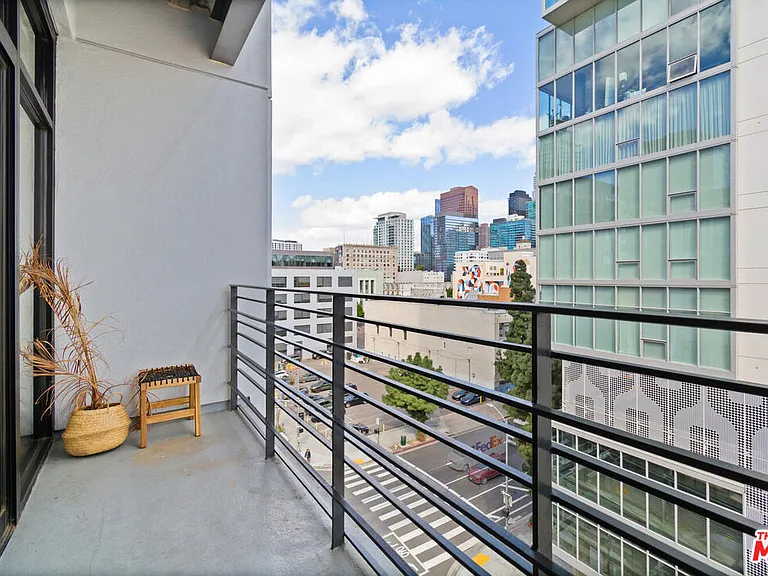 330 E 11th St #607 — Photo 18