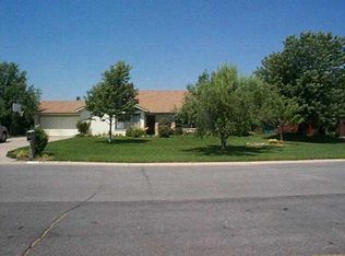 6921 N Rushwood Cir, Wichita, KS 67226
