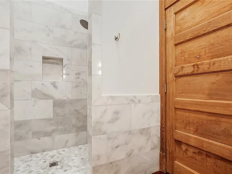 1435 Constance St — Photo 14