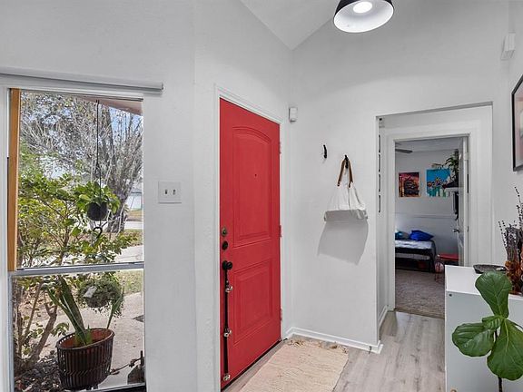 5th image of 9306 Crescent Moon Dr