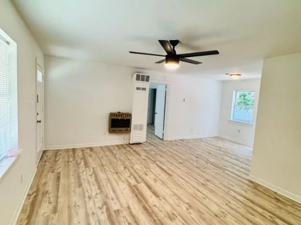 715 S 3rd St, Smithfield, NC