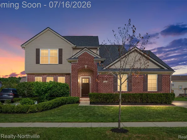 7225 Castell Blvd, Belleville, MI 48111