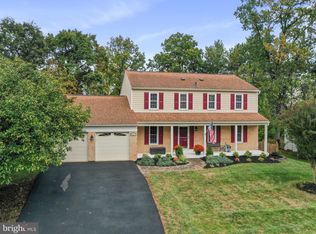 19 Butternut Way, Sterling, VA 20164