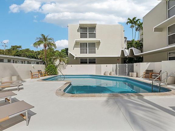 4th image of 1065 94th St #609d8851b