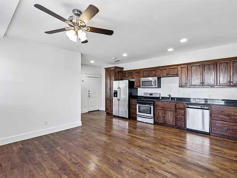 836 N Madison Ave #2 — Photo 4