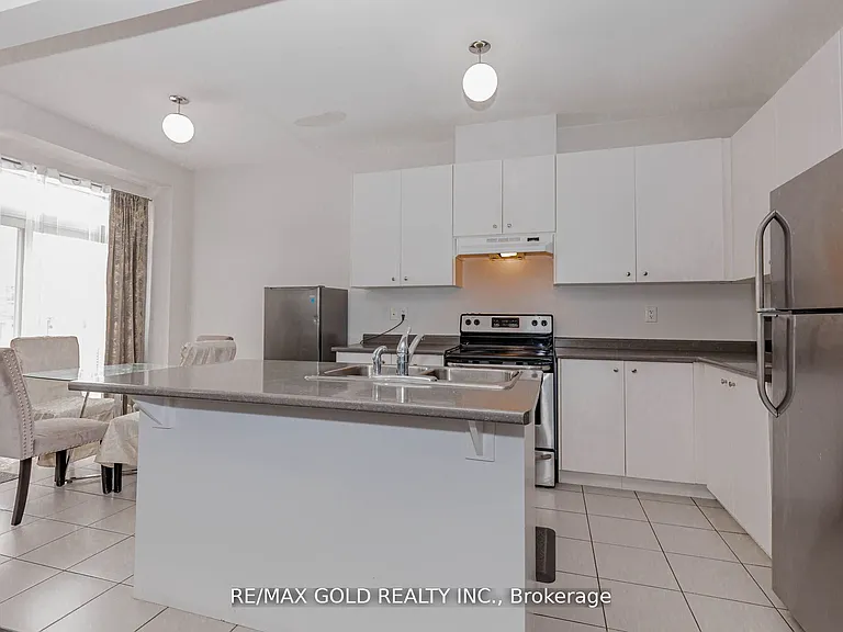 39 Chesterwood Cres — Photo 13