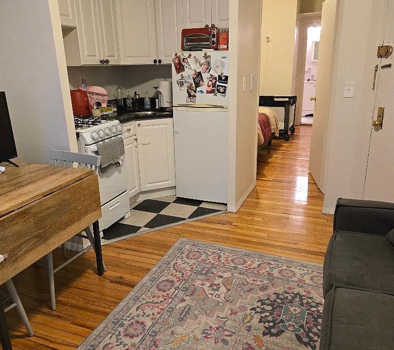 2nd image of 167 E 77th St APT 5