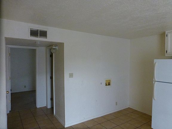 5th image of 501 Gerald Chavez Ln NE