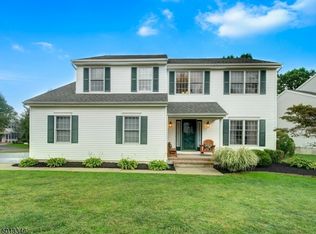 1 Oconnor Ct, Ledgewood, NJ 07852