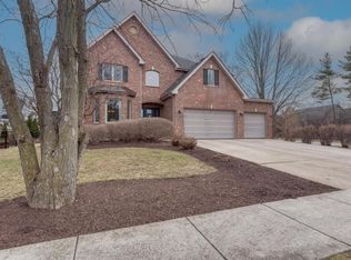 1061 Sean Cir, Darien, IL 60561