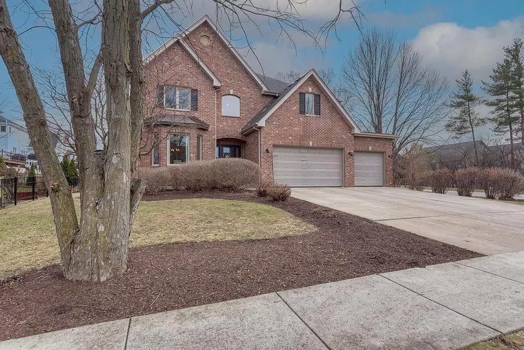 1061 Sean Cir photo 1
