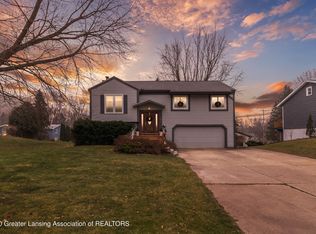 1315 Larkwood Dr, Dewitt, MI 48820