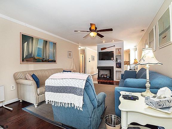 3rd image of 408 Wesley Ave APT 104