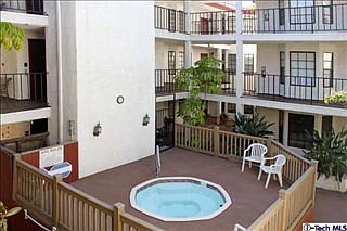 3rd image of 811 N Columbus Ave APT 13