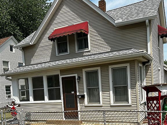 4th image of 215 4th Ave
