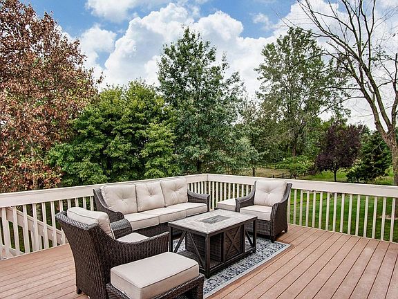4th image of 2684 Sandhurst Dr