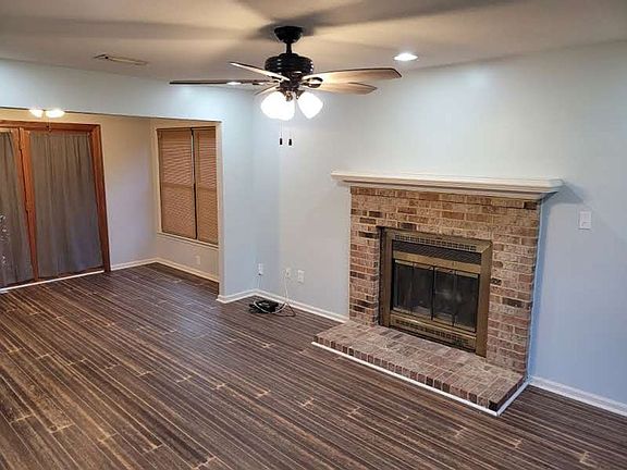 3rd image of 1204 Freehold Clos