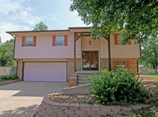 1252 N Sunset Dr, Wichita, KS 67212