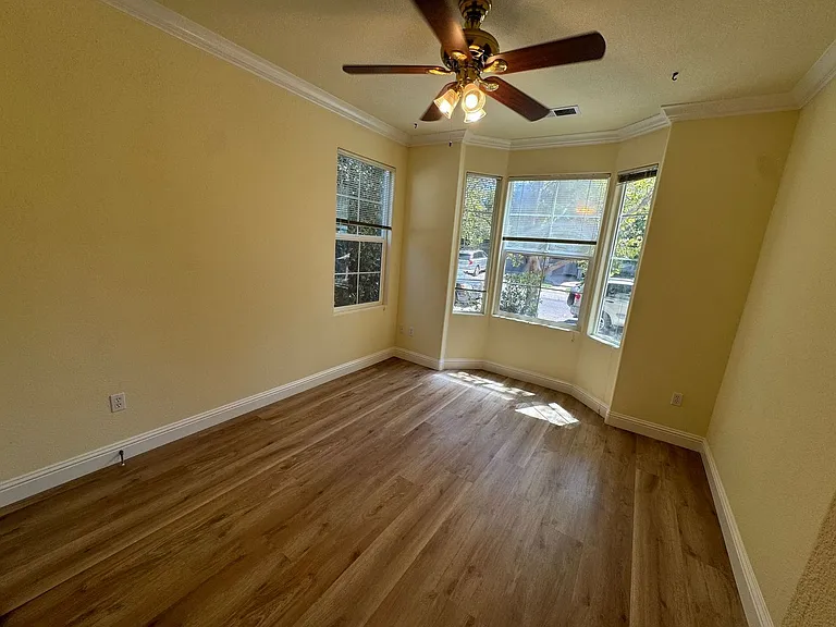 2315 Glacier Pl #B — Photo 7