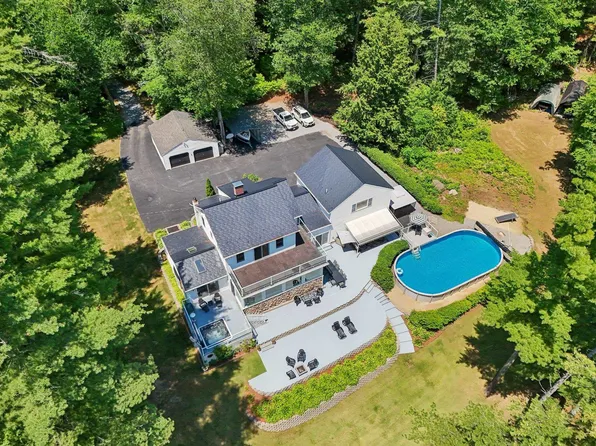 76 Holts Point Road, Sandown, NH 03873
