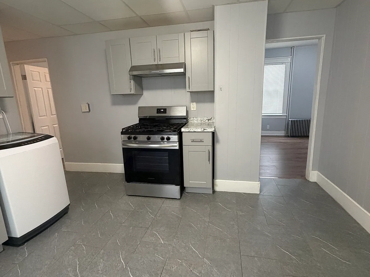 2 bed, 1.0 bath, 1100 sqft, $1,500 — Photo 4