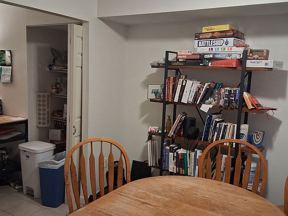 3rd image of 1050 Harbour Dr #1050