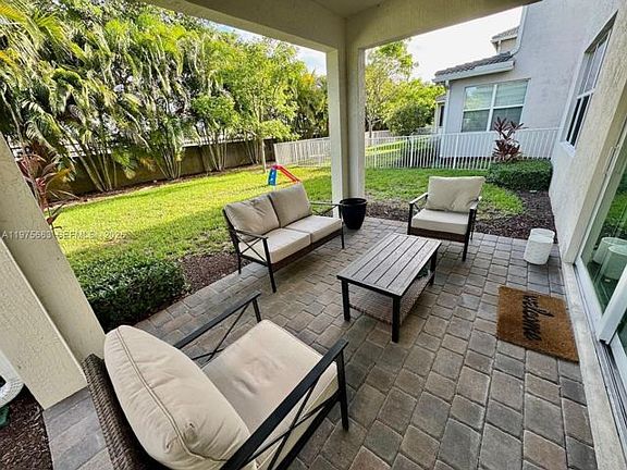 5th image of 4334 Ficus St
