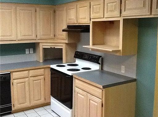 4th image of 4 Endon Cir