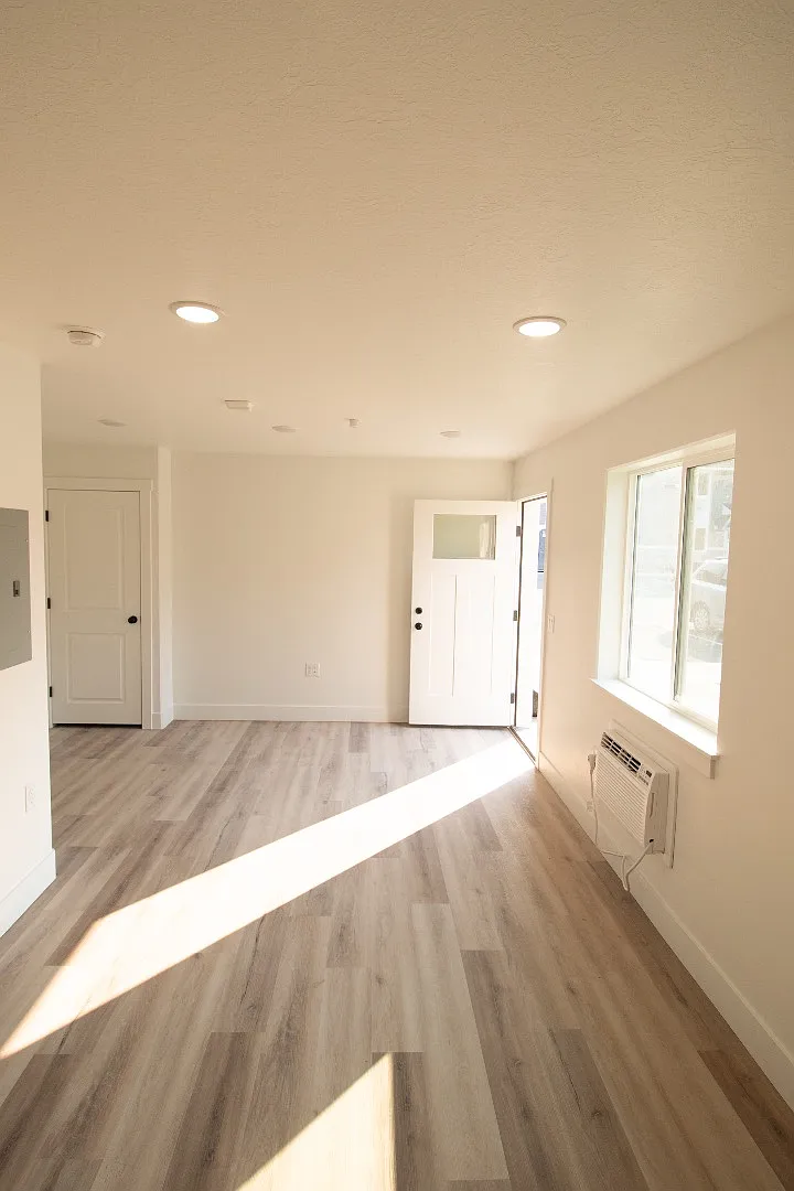 250 Fredregill Rd - Building 1 Unit 101 — Photo 2