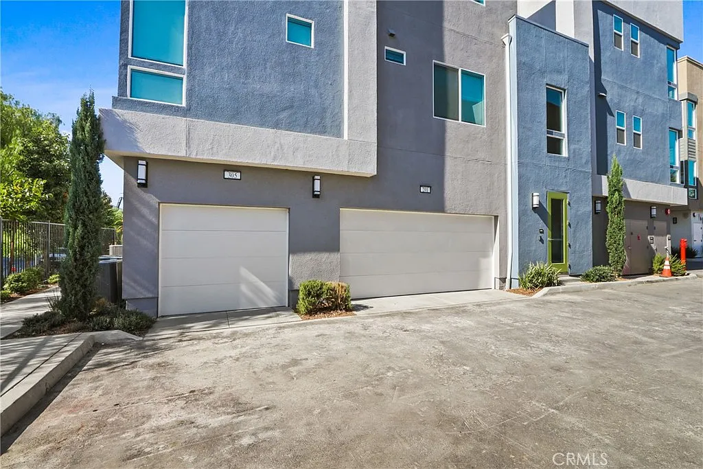 Building Photo - 960 N Tangent Privado #305