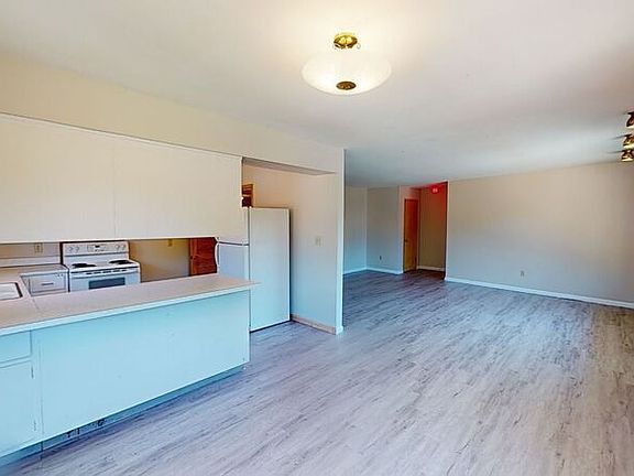 2nd image of 529 Heather Dr APT 5