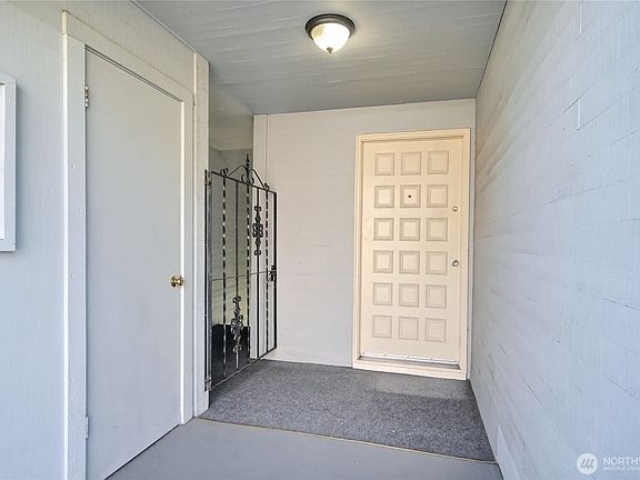 Front Entrance/ top of stairs