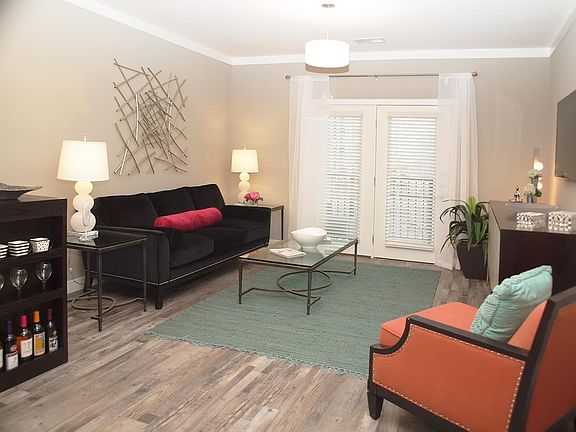 3rd image of 301 Courtin Dr #109