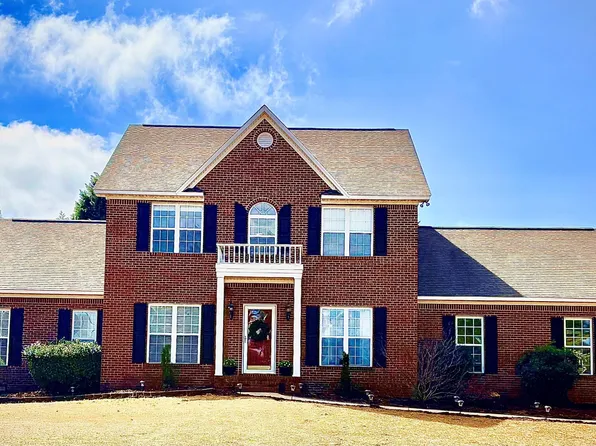 133 Swaringen Dr, West End, NC 27376