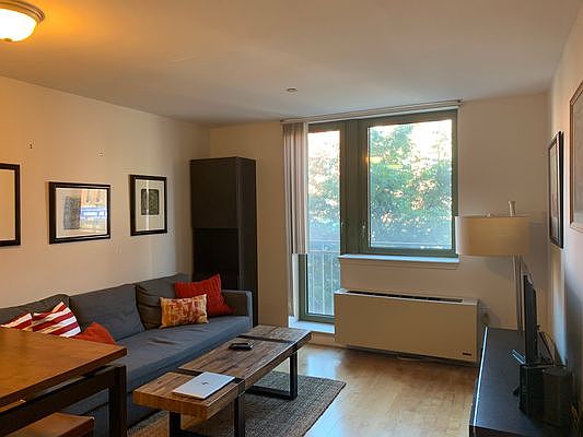 3rd image of 2132 2nd Ave APT 2C