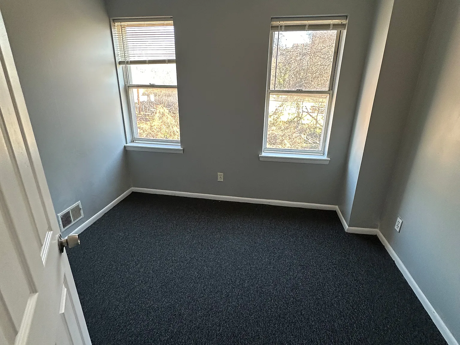 2 bed, 1.0 bath, $1,400 — Photo 3